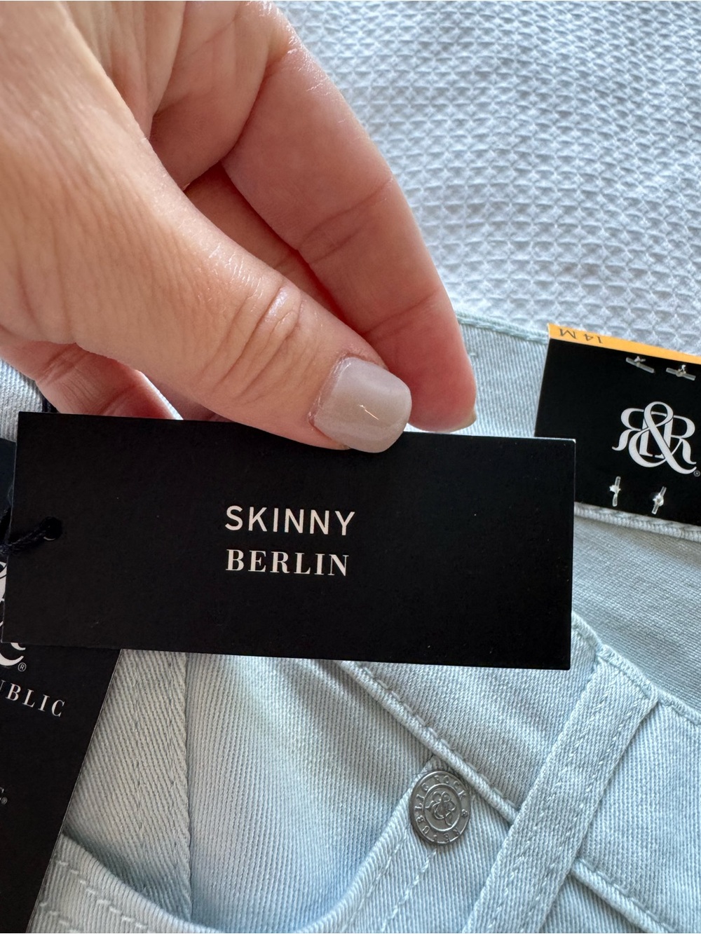Rock & Republic Light Blue Berlin Skinny Jeans - Picture 7 of 9